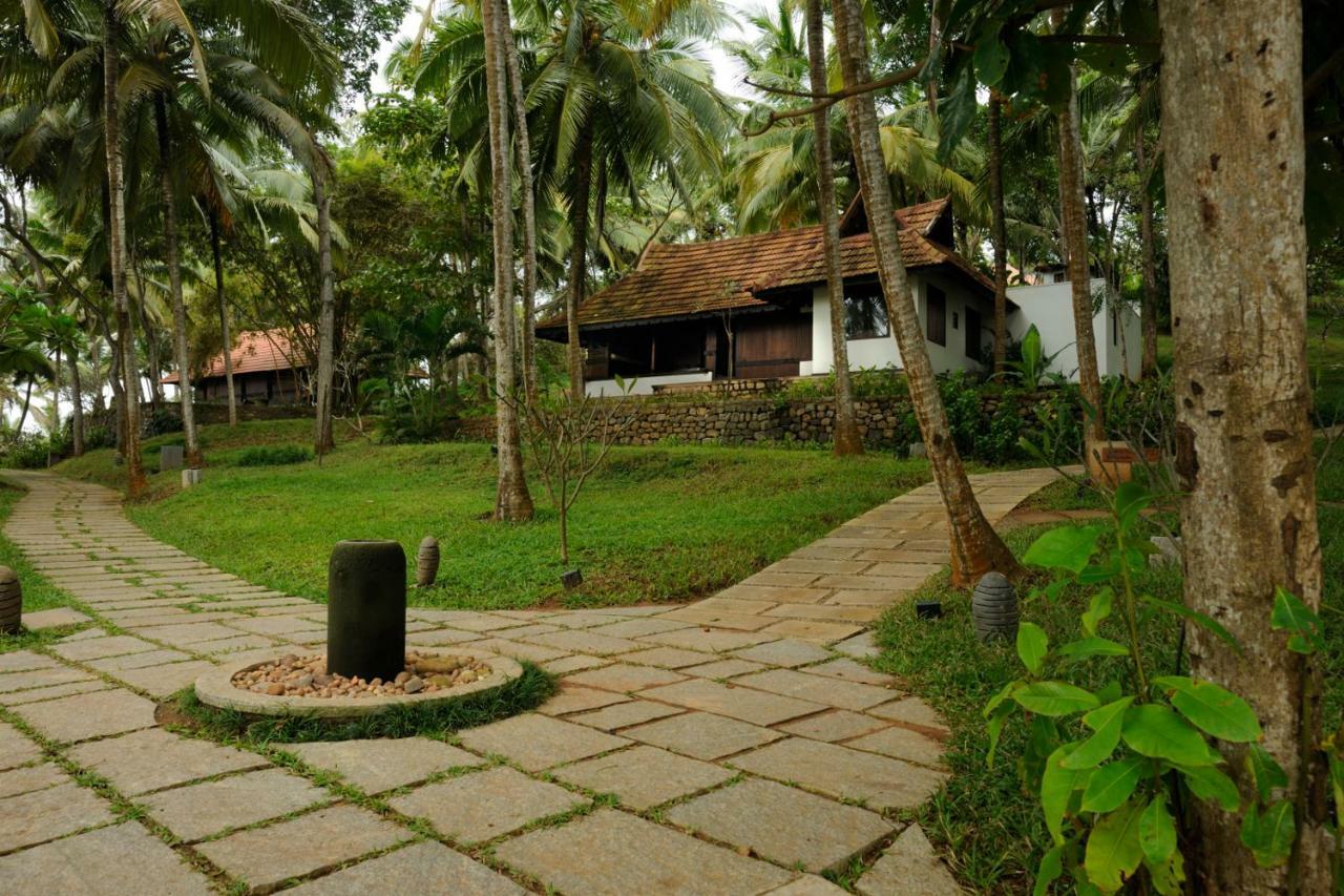 Niraamaya Wellness Retreats, Surya Samudra, Ковалам Екстер'єр фото